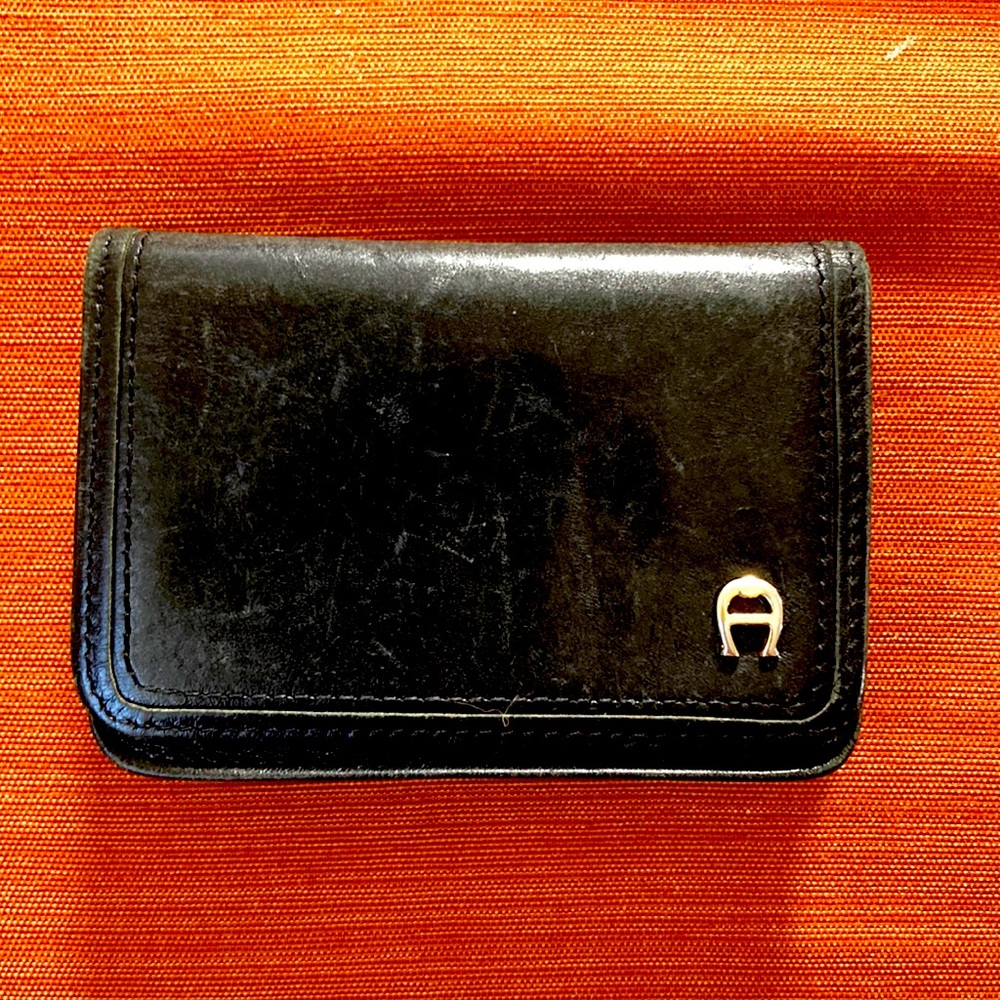 Black id card compact wallet